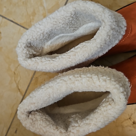 Womans orange shearling boots - Picture 5 of 6